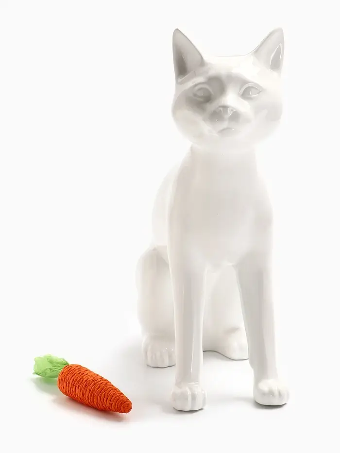 Игрушка-когтеточка для кошек "Морковка", 13 см, оранжевая