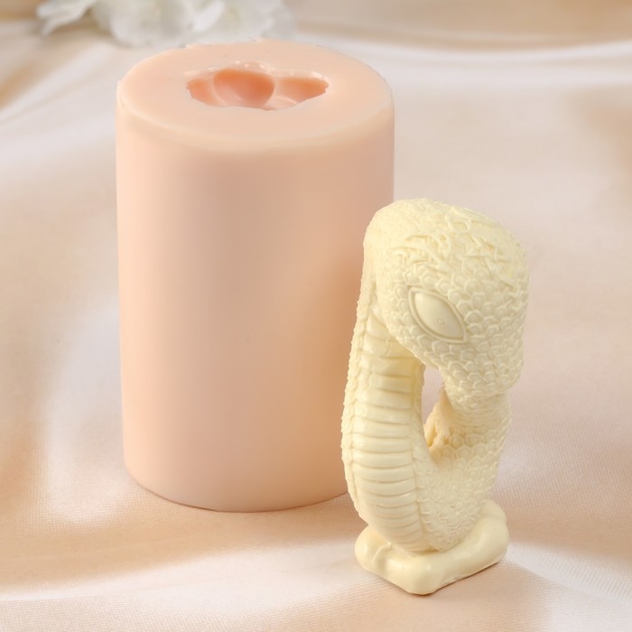 Молд силиконовый Молд силиконовый "Змейка" 5х5х9,5 см