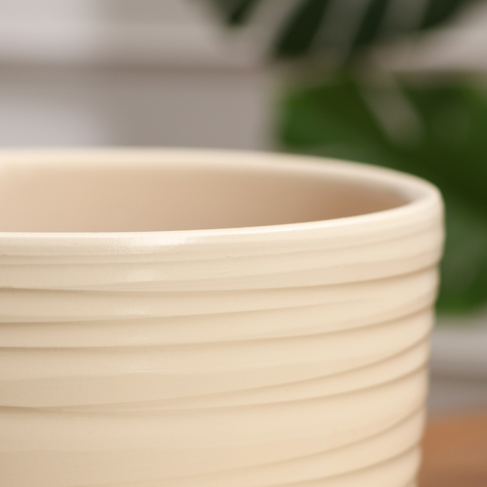 Горшок цветочный Горшок цветочный "Нежность" бежевый 2,4 л