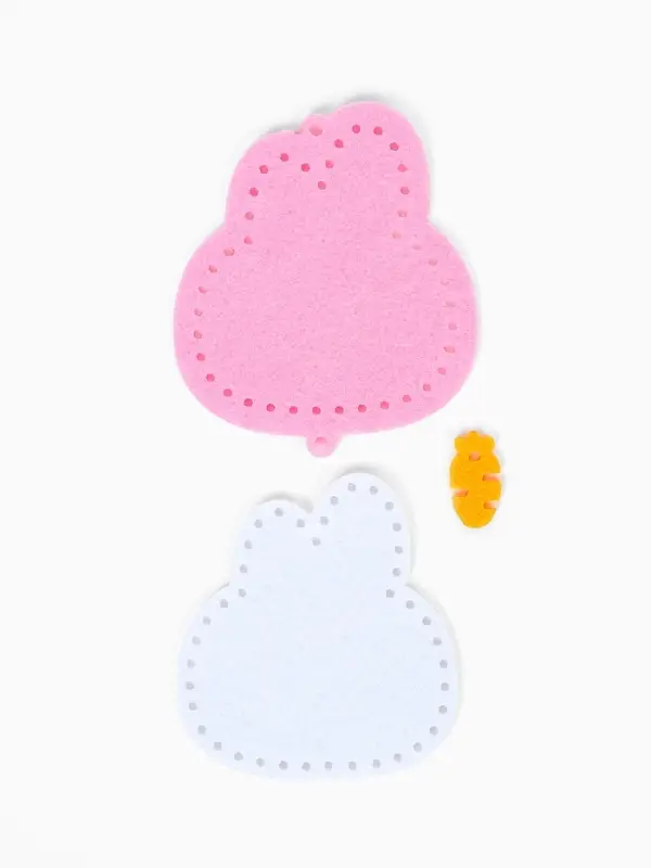 Набор для создания брелка из фетра "Зайка"