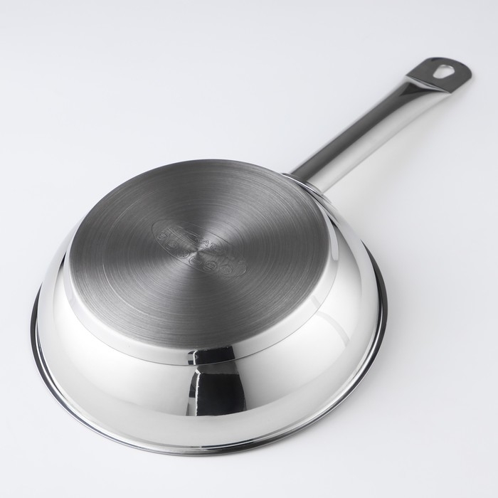 Сковорода «Общепит», d=22 см, толщина корпуса 0,6 мм, дно 3,5 мм, с теплораспределительным слоем, антипригарное покрытие, индукция Сковорода «Общепит», d=22 см, толщина корпуса 0,6 мм, дно 3,5 мм, с теплораспределительным слоем, антипригарное покрытие, индукция