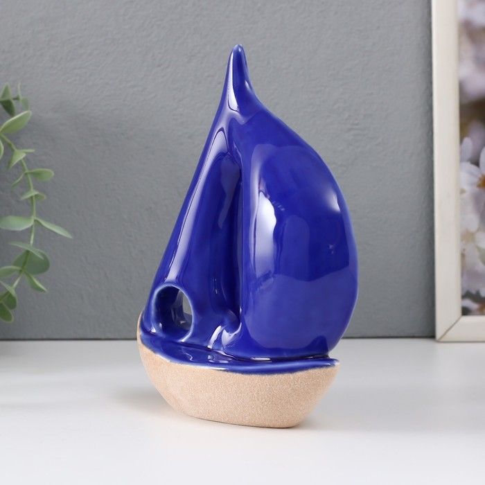 Сувенир керамика  Сувенир керамика "Маленький парусник" песочно-синий 15,6х5,6х16,7 см