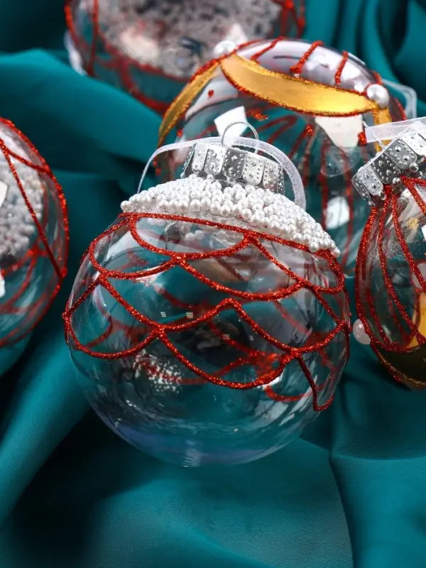 Набор шаров пластик d-8 см, 6 шт Набор шаров пластик d-8 см, 6 шт "Лирой"красно-белый