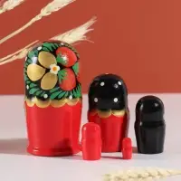 Матрёшка дерево &laquo;Наташа&raquo;, красная, 5-кукольная, 12 см