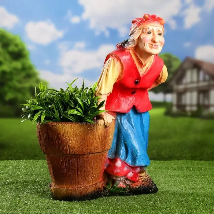 Фигурное кашпо "Бабка-Ежка" 53см