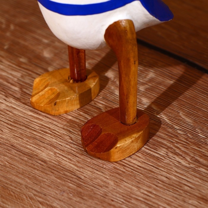 Сувенир "Утка в тельняшке " дерево 25 см