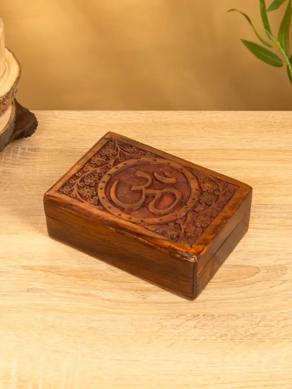Шкатулка резная "Ом" 18х13х6 см, дерево шишам
