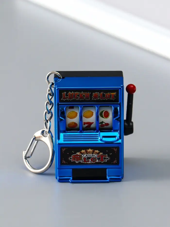 Брелок пластик "Игровой автомат - казино" синий 2,7х3,4х5 см