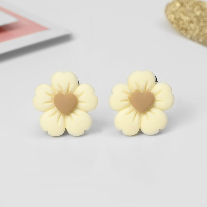 Клипсы детские «Выбражулька» цветок с сердечком, цвет бежево-коричневый Клипсы детские «Выбражулька» цветок с сердечком, цвет бежево-коричневый