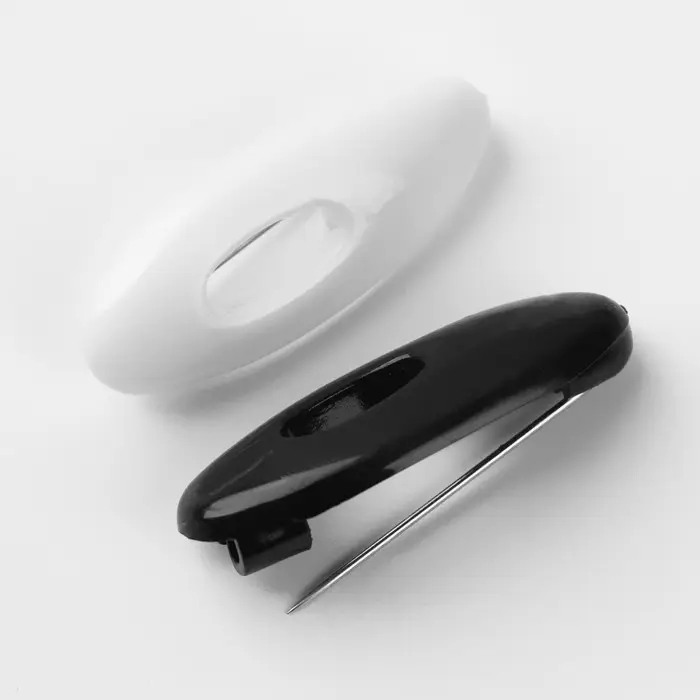 Булавки безопасные, 40 мм, 6 шт, цвет чёрный/белый Булавки безопасные, 40 мм, 6 шт, цвет чёрный/белый