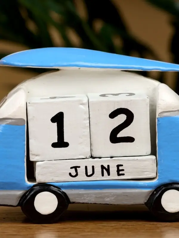 Календарь настольный Календарь настольный "Микроавтобус" дерево 10х5х7 см, цв. синий