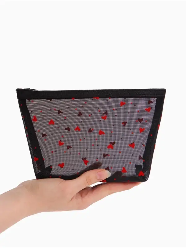 Косметичка дор Сердца, сетка 17*6,5*13,5, отд на молнии, черный Косметичка дор Сердца, сетка 17*6,5*13,5, отд на молнии, черный