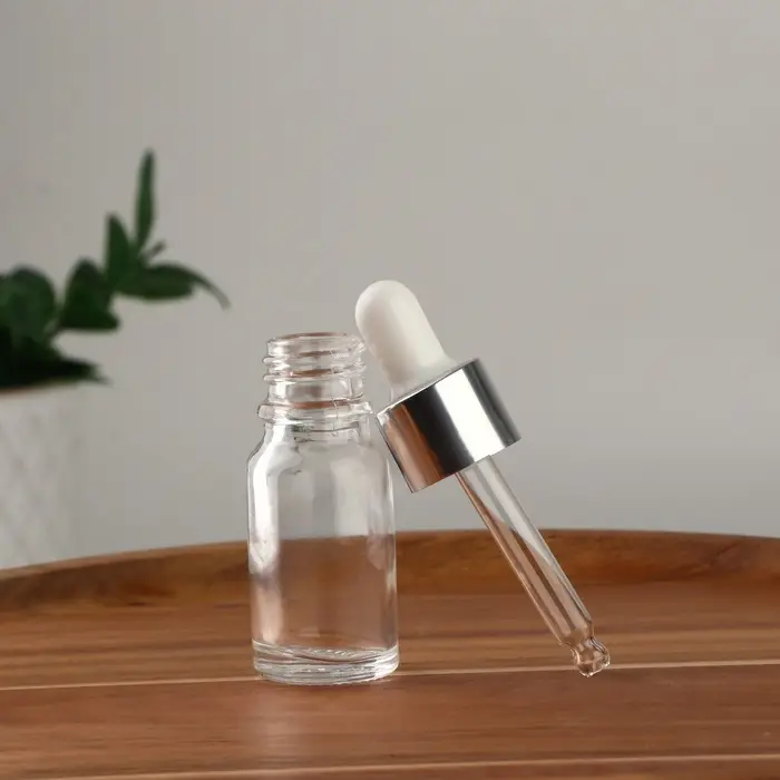 Бутылочка для хранения, с пипеткой, 10 мл, цвет серебристый/белый Бутылочка для хранения, с пипеткой, 10 мл, цвет серебристый/белый