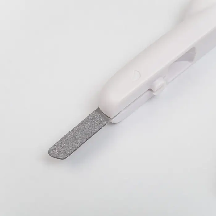 Умный когтерез для животных, с пилкой, LED фонарём и контейнером для когтей, на батарейках Умный когтерез для животных, с пилкой, LED фонарём и контейнером для когтей, на батарейках