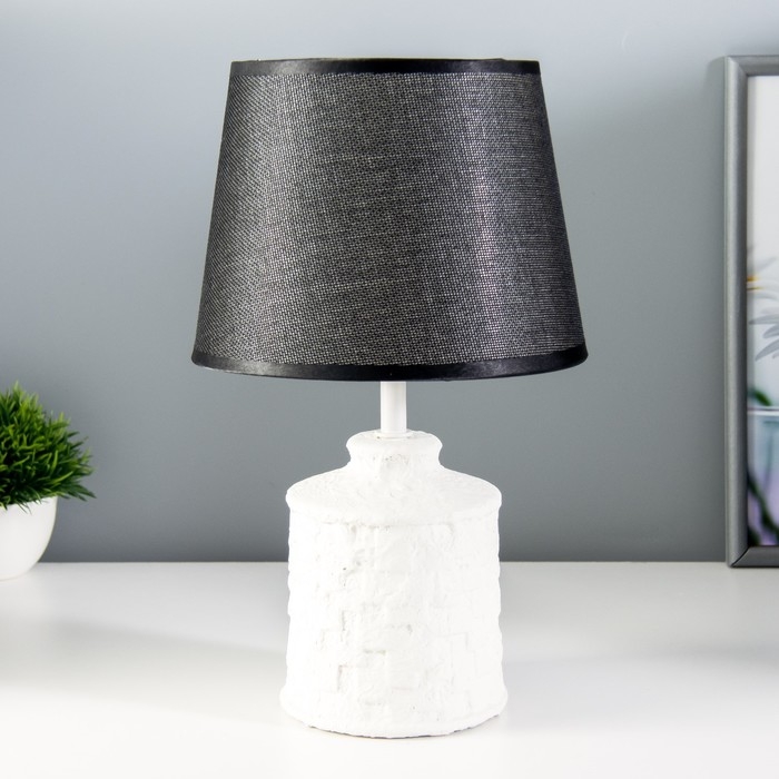 Настольная лампа Настольная лампа "Лейла" Е14 40Вт черно-белый 20х20х33см RISALUX