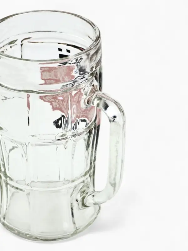 Кружка пивная с надписью &laquo;В этой жизни приходится&raquo;, 500 мл