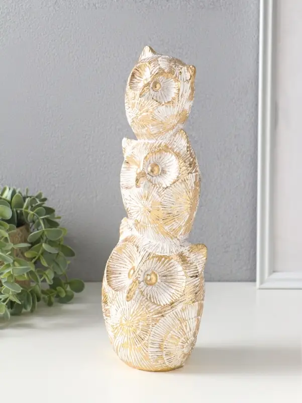 Сувенир полистоун "Три совы - пирамида. Золотые круги" 11,5х11,5х32 см