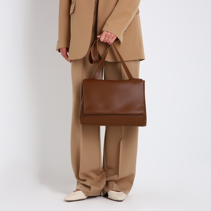 Сумка-мессенджер на клапане, цвет коричневый Сумка-мессенджер на клапане, цвет коричневый