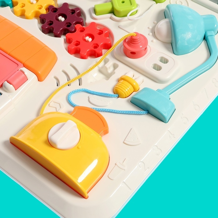 Развивающий столик-бизиборд «Умный малыш», звуковые эффекты, работает от батареек Развивающий столик-бизиборд «Умный малыш», звуковые эффекты, работает от батареек