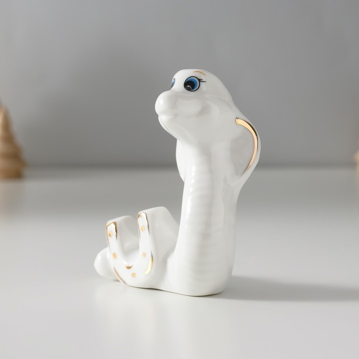 Сувенир керамика Сувенир керамика "Белая кобра с подковой" с золотом 2,5х6,5х8 см