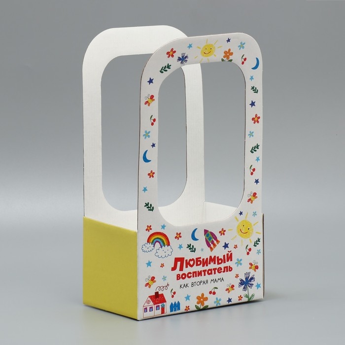 Коробка-переноска для цветов «Любимому воспитателю», 17 × 12 × 32 см Коробка-переноска для цветов «Любимому воспитателю», 17 × 12 × 32 см