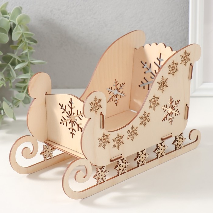 Шкатулка-сани  Шкатулка-сани "Снежиночки" 22х9х13,5 см (набор 5 деталей)