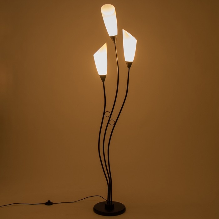 Торшер  Торшер "Айрис" 3хЕ27 15Вт черно-белый h.167 см