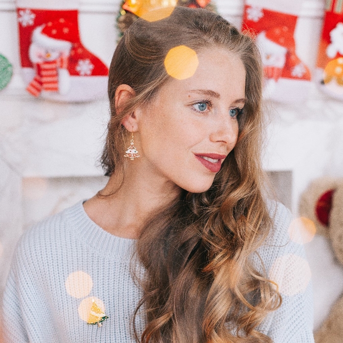 Новый год! Серьги «Ёлочк»и в украшениях, цвет бело-красный в золоте Новый год! Серьги «Ёлочк»и в украшениях, цвет бело-красный в золоте