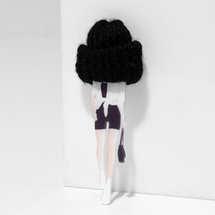 Брошь «Девочка» в велосипедках, цветная в серебре Брошь «Девочка» в велосипедках, цветная в серебре