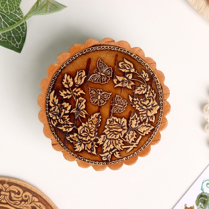 Шкатулка  Шкатулка "Бабочки над цветами", 70 х 35 мм, береста