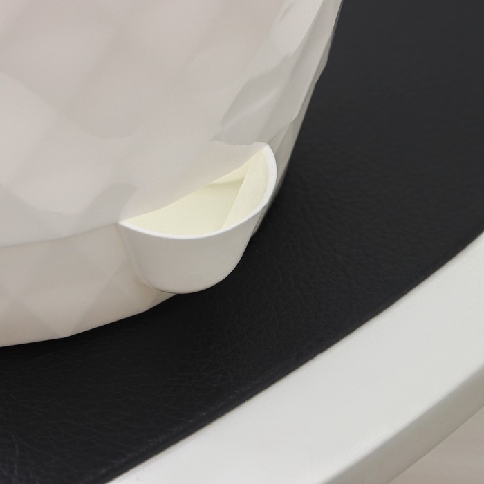 Горшок для цветов с прикорневым поливом «Румба», 3 л, цвет белый Горшок для цветов с прикорневым поливом «Румба», 3 л, цвет белый