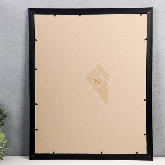 Фоторамка пластик 40х50 см 1081 белый Фоторамка пластик 40х50 см 1081 белый