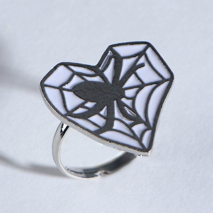 Кольцо на Хэллоуин  Кольцо на Хэллоуин "Дьявольски красива", 2 шт, 5 х 5 см