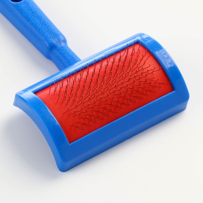 Пуходерка без капель полукруглая, 8,5 х 13 см, синяя Пуходерка без капель полукруглая, 8,5 х 13 см, синяя