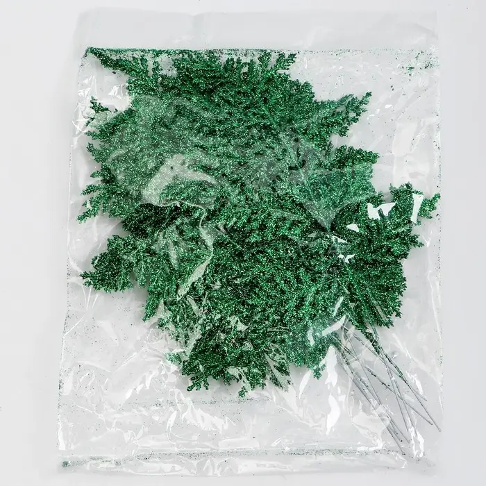 Ветка декоративная новогодняя «Изумление», в зелёном цвете, 0,3 × 12 × 28 см