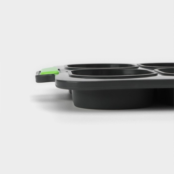 Форма для выпечки с перфорацией «Булочки», силикон, 34,5×23×2,5 см , 8 ячеек (9,5×6,3×2,4 см), чёрная Форма для выпечки с перфорацией «Булочки», силикон, 34,5×23×2,5 см , 8 ячеек (9,5×6,3×2,4 см), чёрная