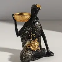 Подсвечник полистоун "Африканка в чёрном платье с цветами" с золотом d=4,5 см 11х13х16 см