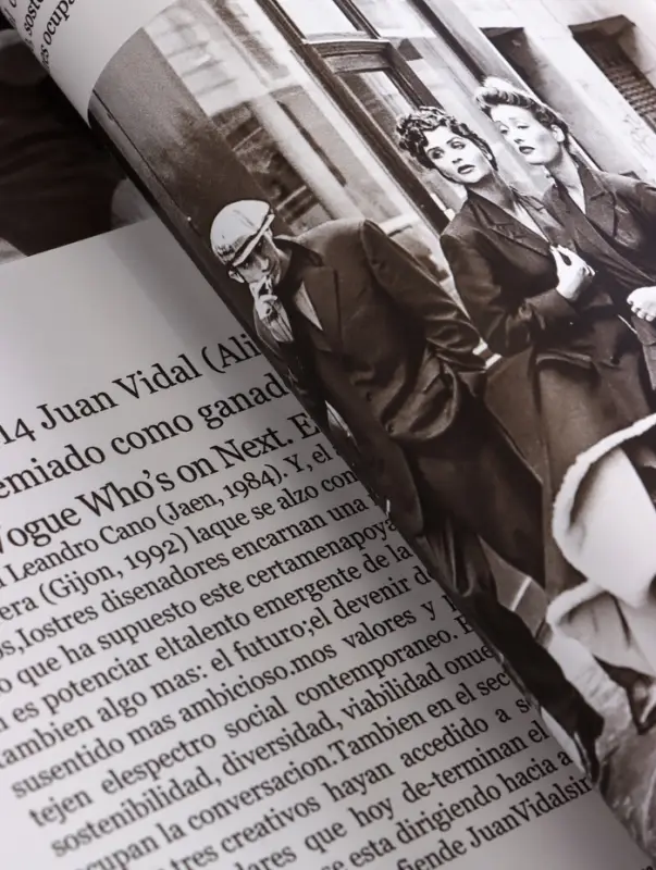 Пленка флористическая для цветов &laquo;Газета моды&raquo; 65 мкм, серая, 50&times;57&plusmn;1 см