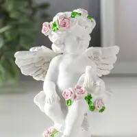 Сувенир полистоун "Ангелок в цветочном венке, с птичкой на ладоне" белый 9,5х6,5х10,5 см