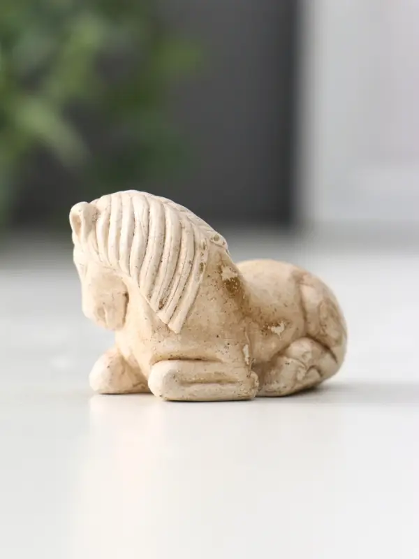 Фигура Нэцкэ «Лошадь №2», 3×4.5×3 см, слоновая кость Фигура Нэцкэ «Лошадь №2», 3×4.5×3 см, слоновая кость