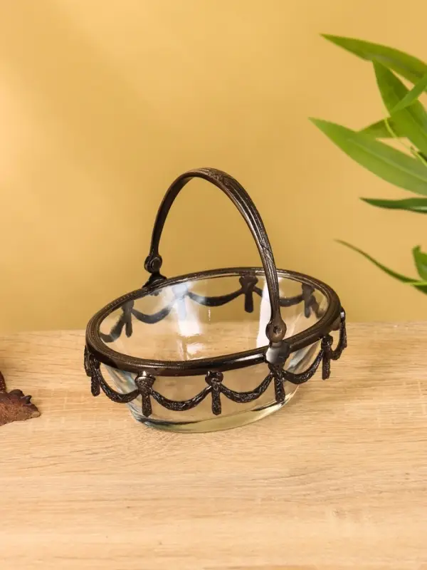 Стеклянная ваза с ручкой «Богемия», 14.5×13.5×11.5 см, стекло, латунь Стеклянная ваза с ручкой «Богемия», 14.5×13.5×11.5 см, стекло, латунь