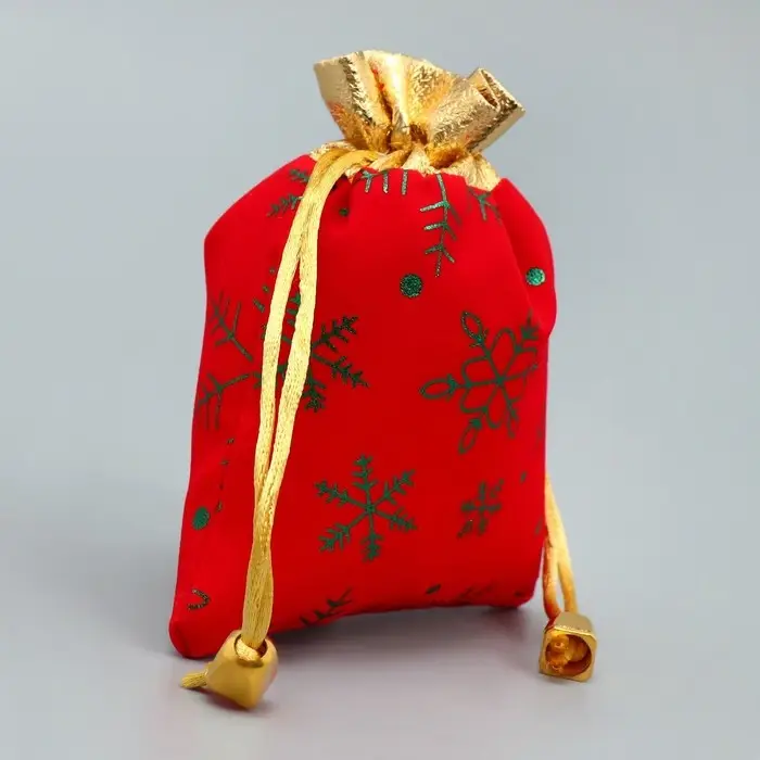 Мешочек подарочный замша «С Любовью», снежинки, тиснение, 10 х 12 см +/- 1.5 см Мешочек подарочный замша «С Любовью», снежинки, тиснение, 10 х 12 см +/- 1.5 см