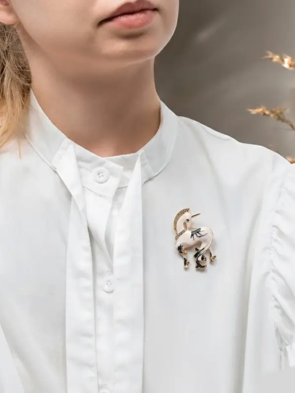 Брошь &laquo;Волшебный единорог&raquo;, цветная в золоте