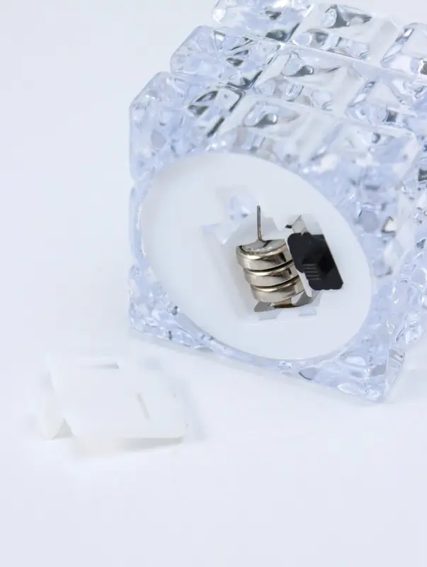 Светодиодная свеча LED "Свеча в кубе" 3хLR1130, прозрачный 4,7х4,7х4,7 см