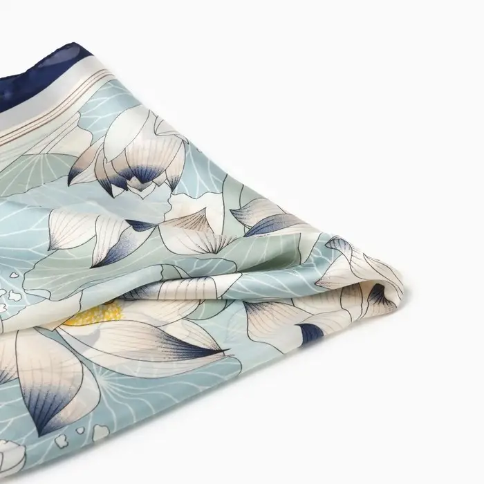 Платок женский MINAKU р-р 70*70 см, цв. голубой Платок женский MINAKU р-р 70*70 см, цв. голубой