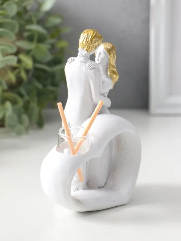 Аромадиффузор полистоун с палочками "Влюблённые у сердца" белый с золотом 6,5х12х14,2 см