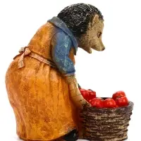 Садовая фигура &laquo;Ежиха с помидорами&raquo; из полистоуна, 20&times;12&times;23 см