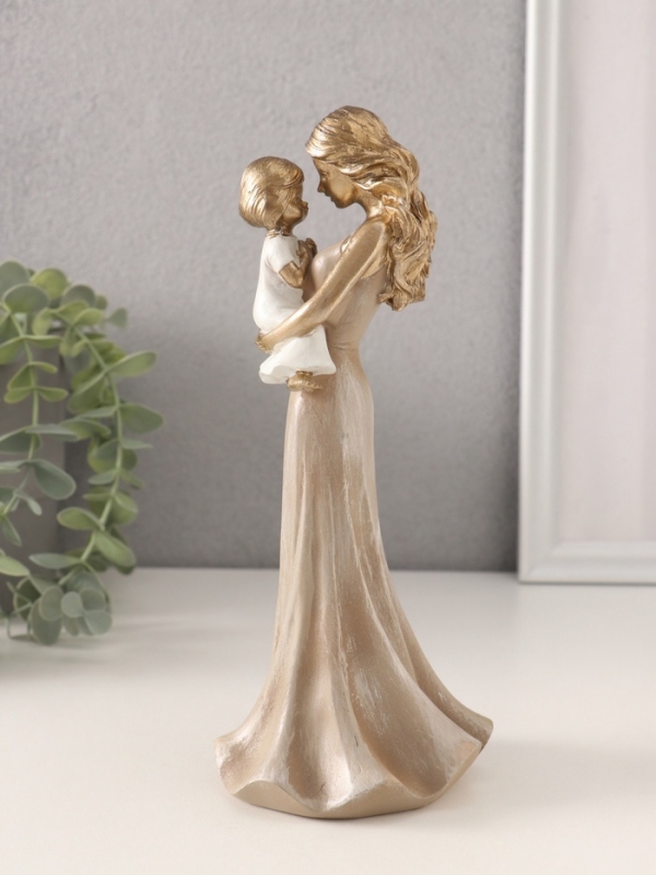 Сувенир полистоун  Сувенир полистоун "Мама держит дочку на руках" 9х8,5х21,5 см