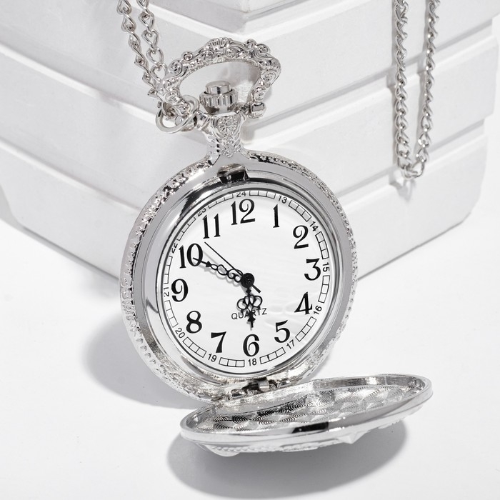 Часы карманные Часы карманные "СССР", кварцевые, цепочка l-40 см, d-4.5 см