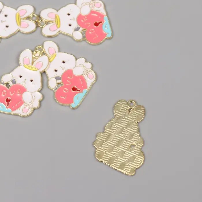 Декор для творчества металл, эмаль Декор для творчества металл, эмаль "Зайчик с сердцем-замком" 2,8х2,2 см